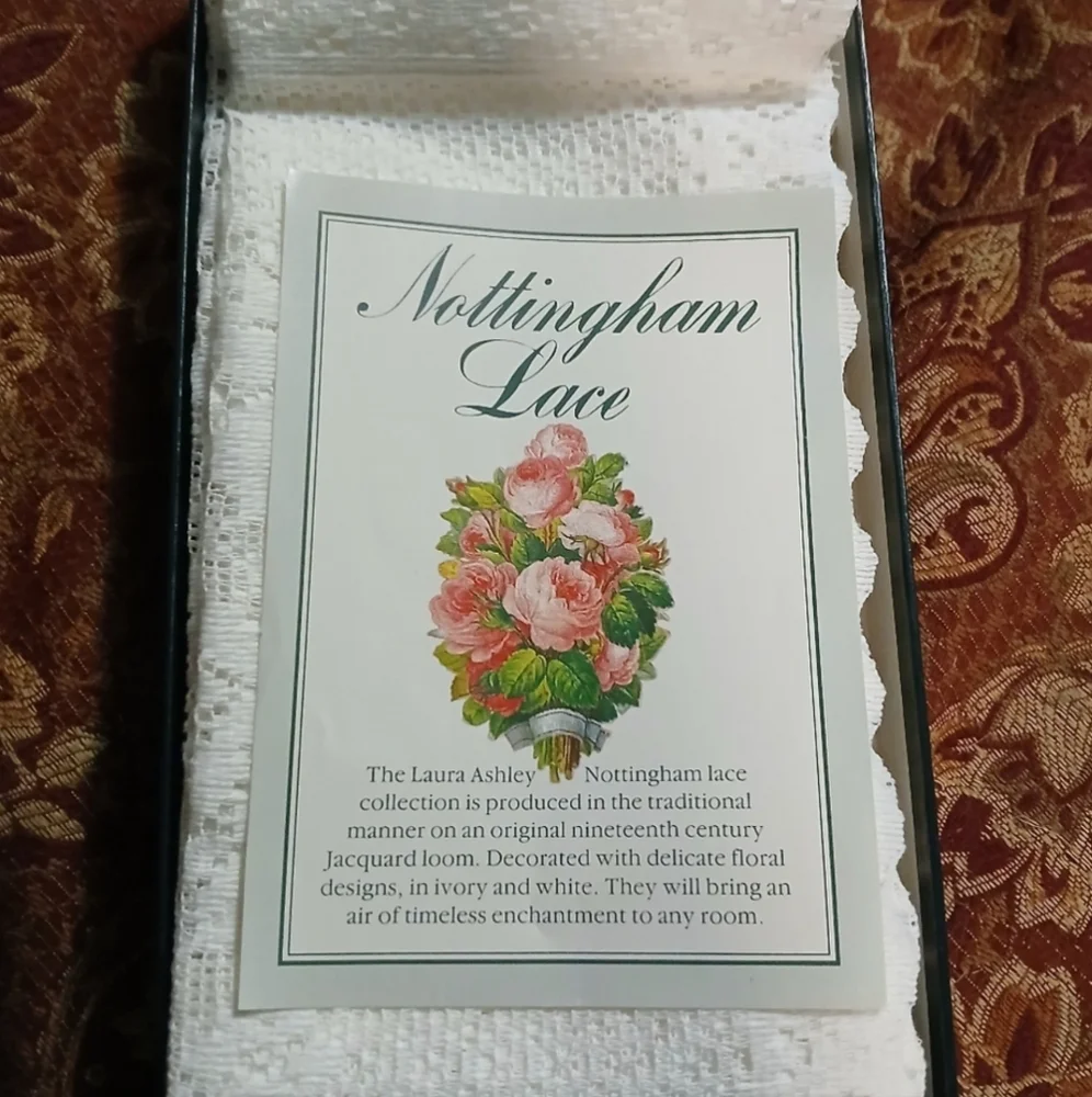 Laura Ashley Nottingham Lace with White Floral Design. 4 LACE DINNER NAPKINS